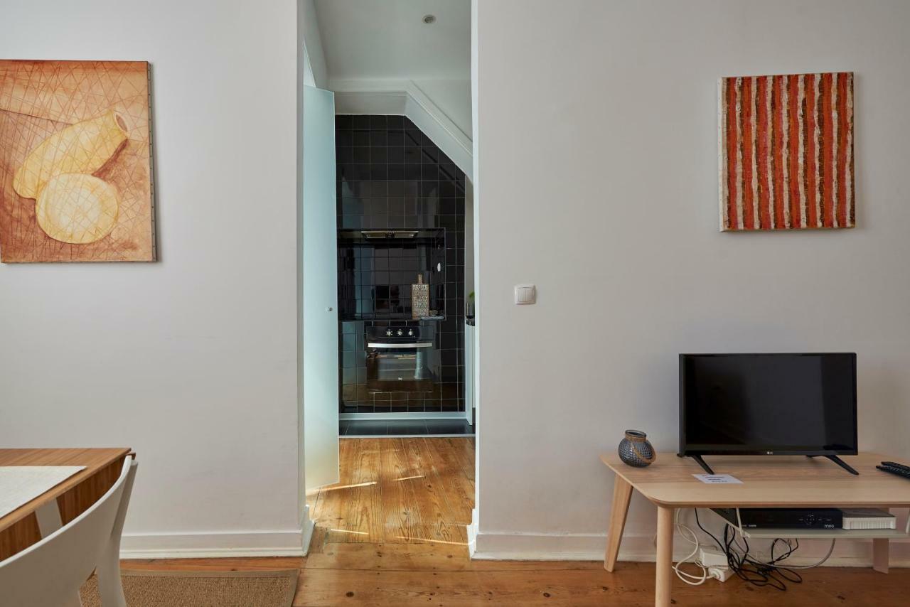 Charming Apartment Em Belem-Books And Canvas Lisbon Luaran gambar