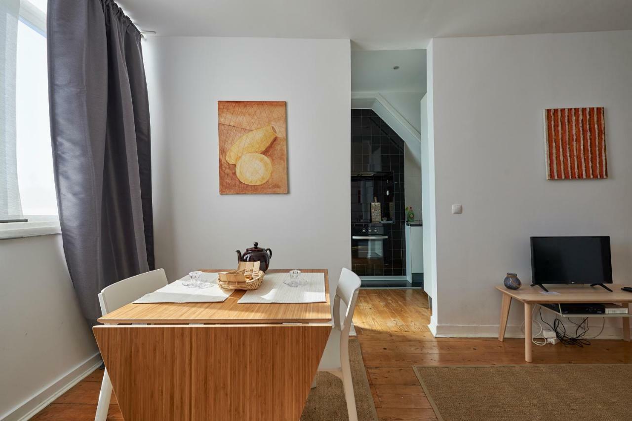 Charming Apartment Em Belem-Books And Canvas Lisbon Luaran gambar